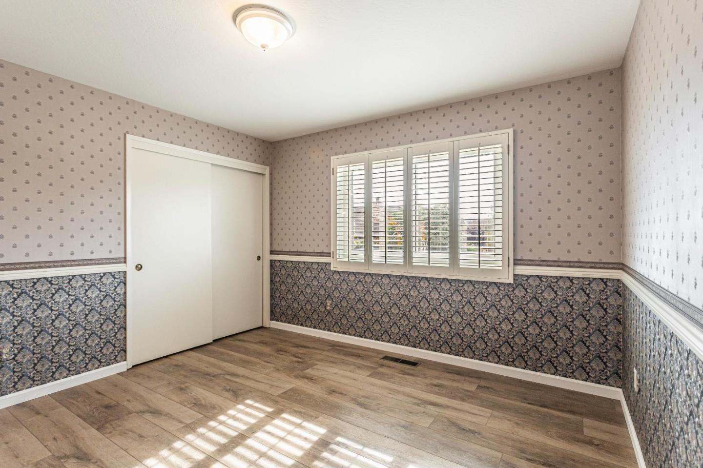 Detail Gallery Image 32 of 66 For 690 Ridgemark Dr, Hollister,  CA 95023 - 4 Beds | 2/1 Baths