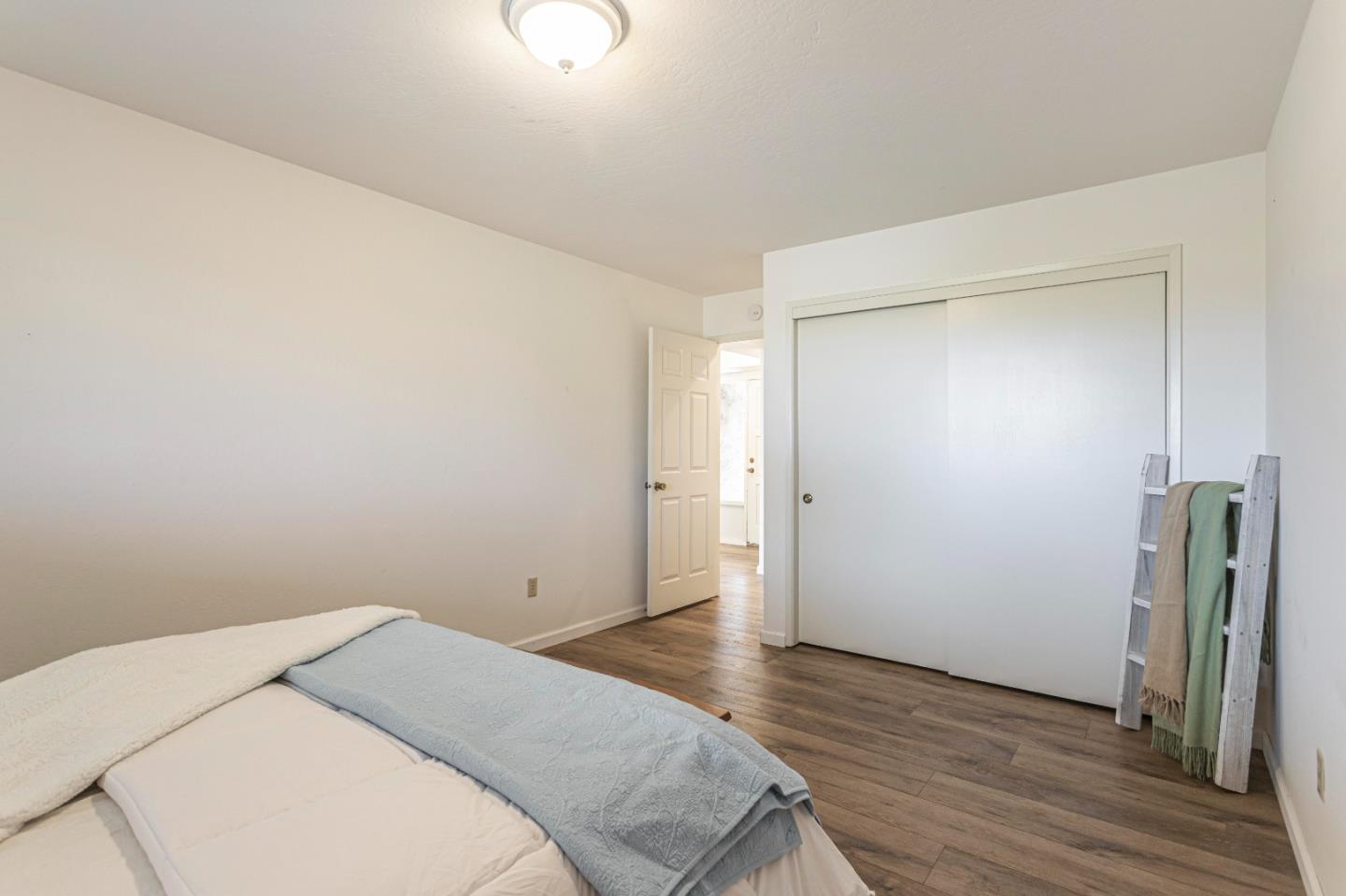 Detail Gallery Image 35 of 66 For 690 Ridgemark Dr, Hollister,  CA 95023 - 4 Beds | 2/1 Baths