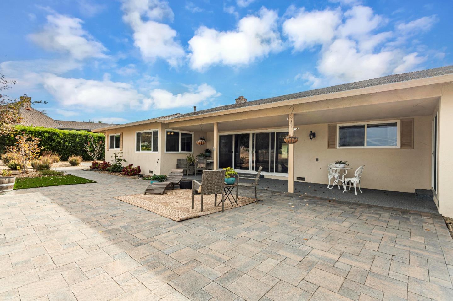Detail Gallery Image 4 of 66 For 690 Ridgemark Dr, Hollister,  CA 95023 - 4 Beds | 2/1 Baths
