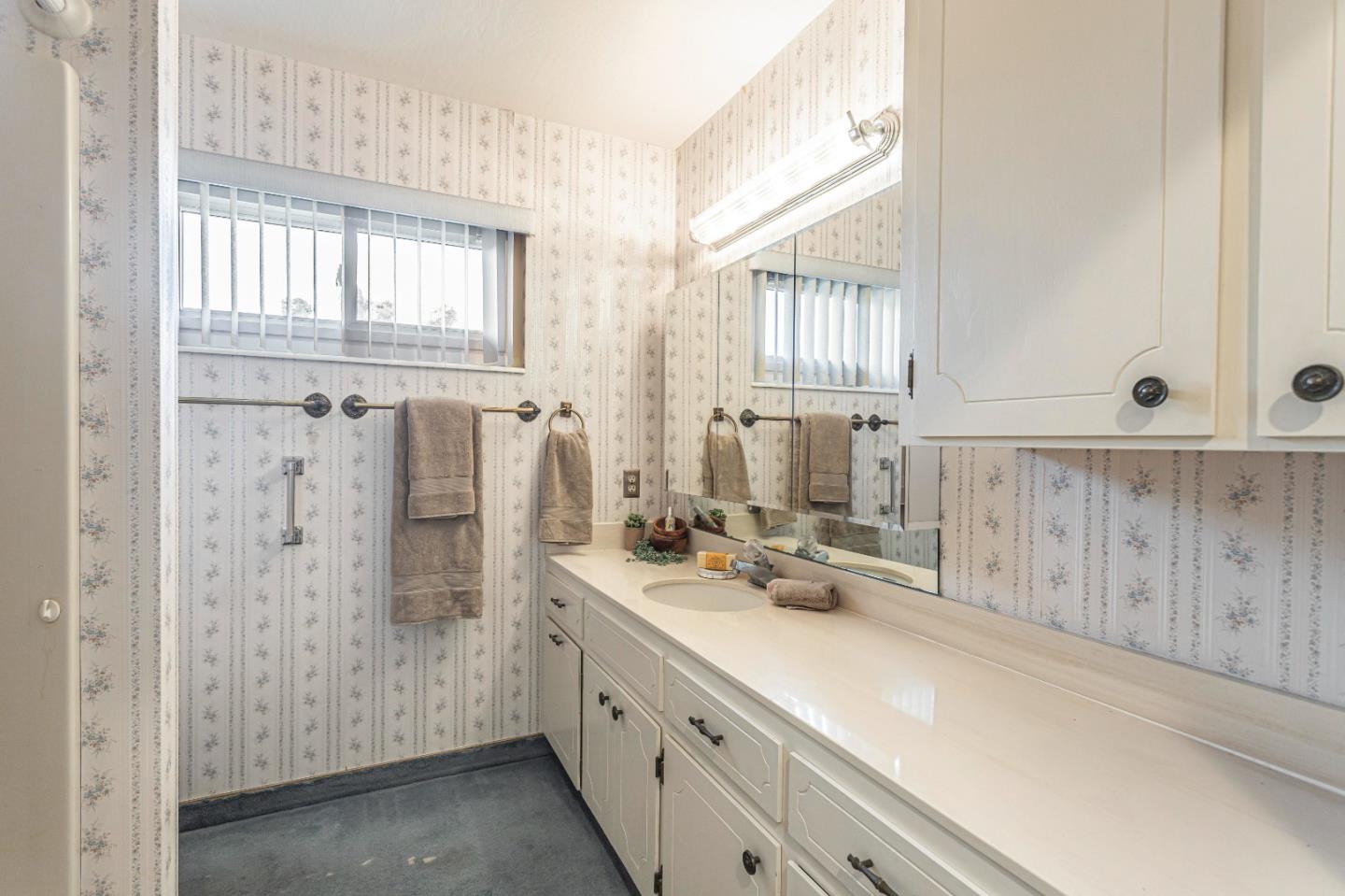 Detail Gallery Image 50 of 66 For 690 Ridgemark Dr, Hollister,  CA 95023 - 4 Beds | 2/1 Baths