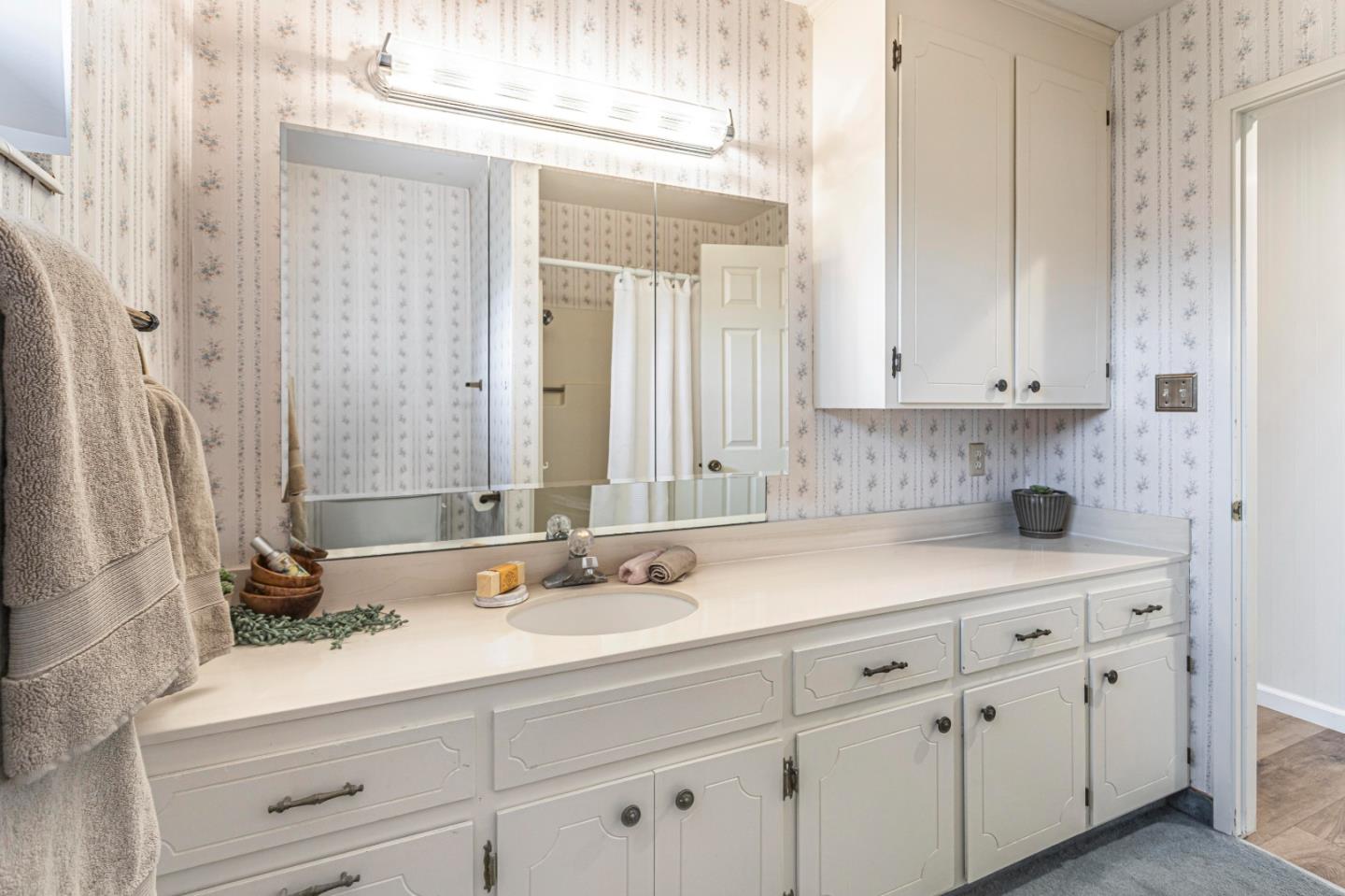 Detail Gallery Image 51 of 66 For 690 Ridgemark Dr, Hollister,  CA 95023 - 4 Beds | 2/1 Baths