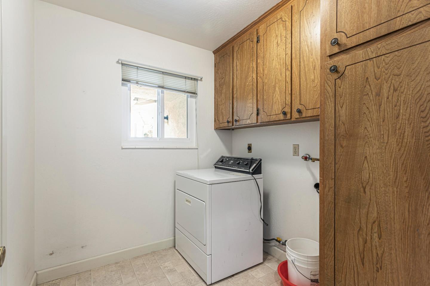 Detail Gallery Image 55 of 66 For 690 Ridgemark Dr, Hollister,  CA 95023 - 4 Beds | 2/1 Baths