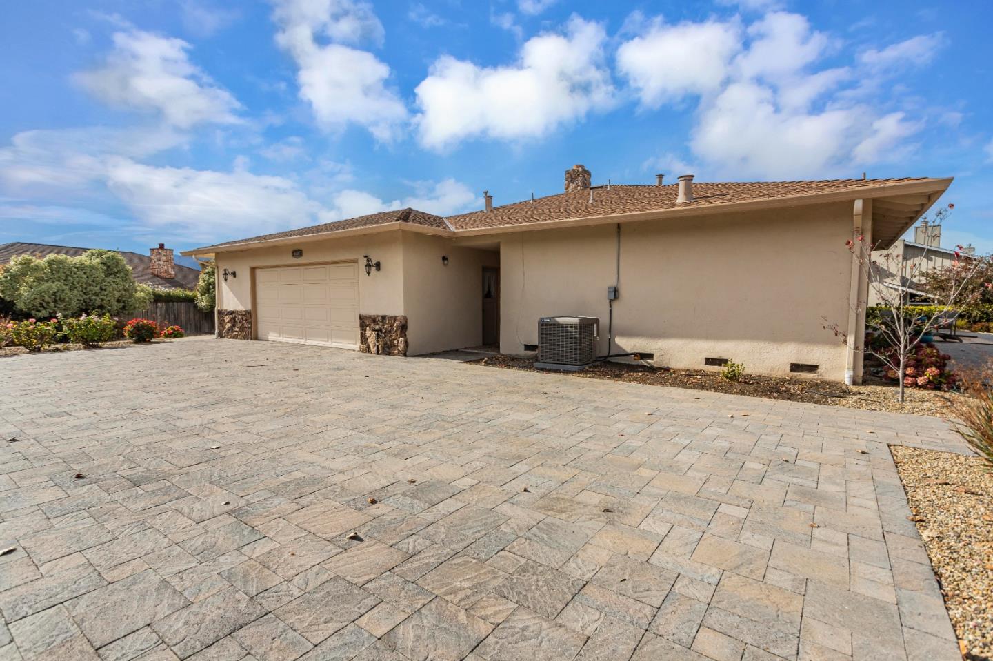 Detail Gallery Image 6 of 66 For 690 Ridgemark Dr, Hollister,  CA 95023 - 4 Beds | 2/1 Baths
