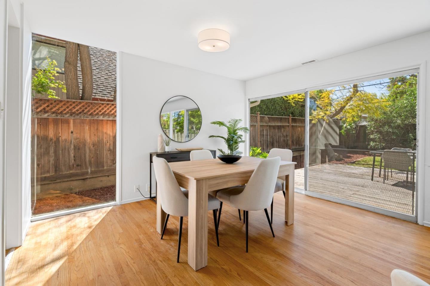Detail Gallery Image 8 of 30 For 725 Pierino Ave, Sunnyvale,  CA 94086 - 3 Beds | 2/1 Baths