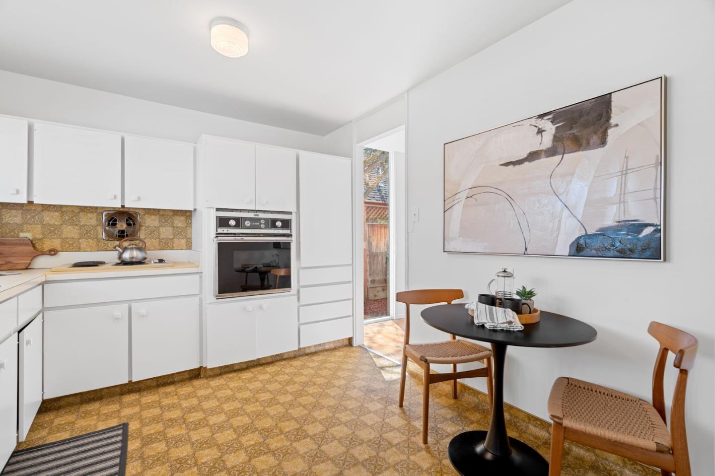 Detail Gallery Image 9 of 30 For 725 Pierino Ave, Sunnyvale,  CA 94086 - 3 Beds | 2/1 Baths