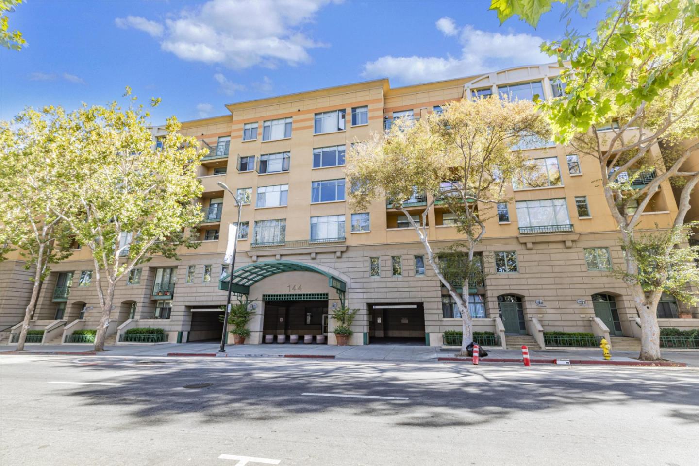 Detail Gallery Image 2 of 23 For 144 S 3rd St #521,  San Jose,  CA 95112 - 1 Beds | 1 Baths