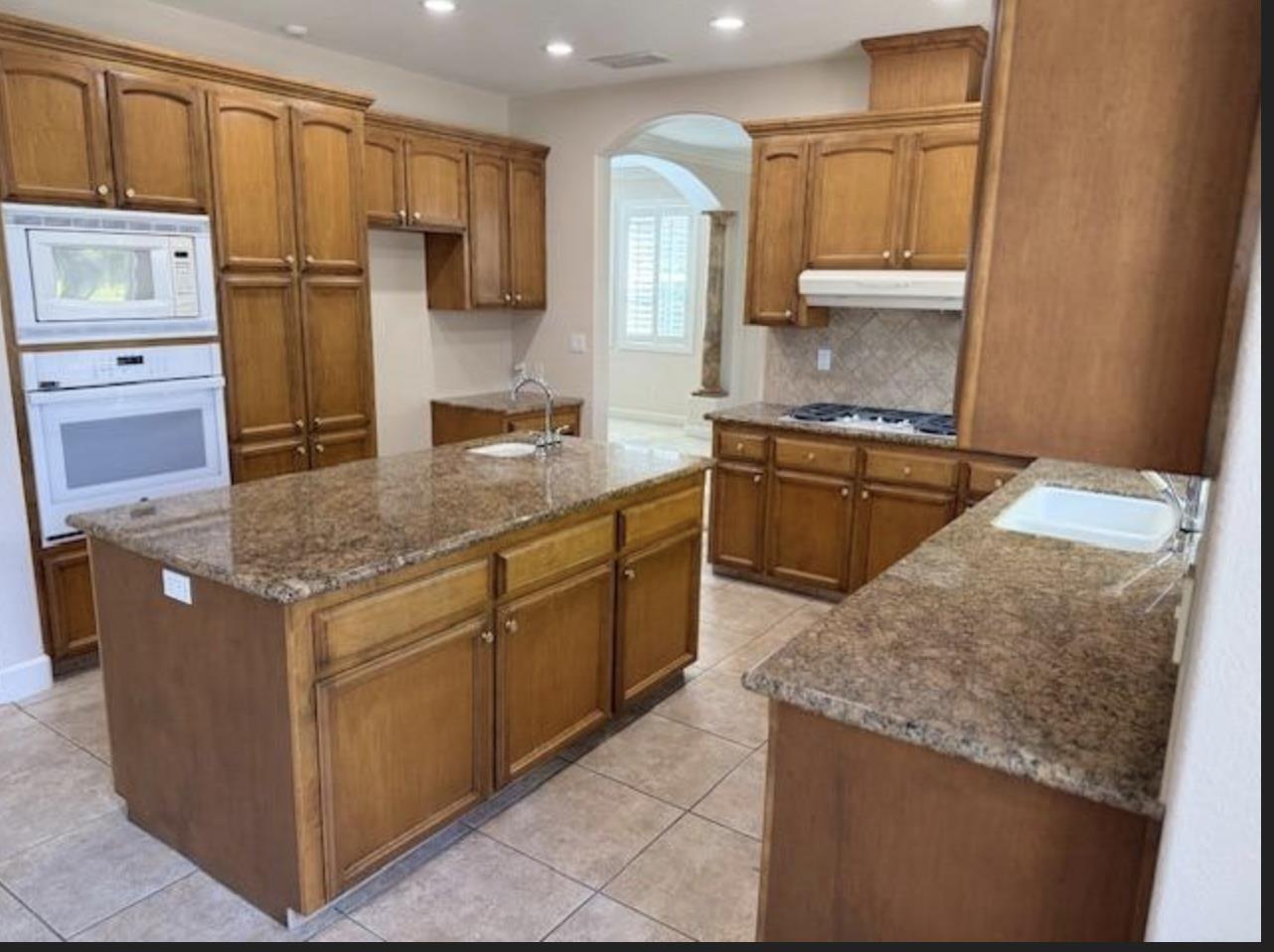 Detail Gallery Image 11 of 11 For 4535 N Outlook, Clovis,  CA 93619 - 4 Beds | 3 Baths
