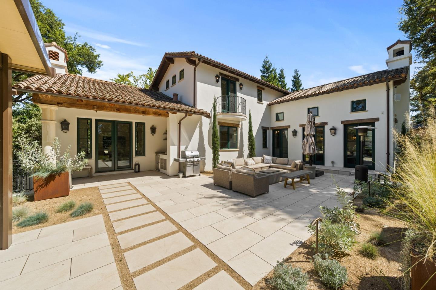 Detail Gallery Image 29 of 96 For 893 Laverne Way, Los Altos,  CA 94022 - 6 Beds | 6/1 Baths