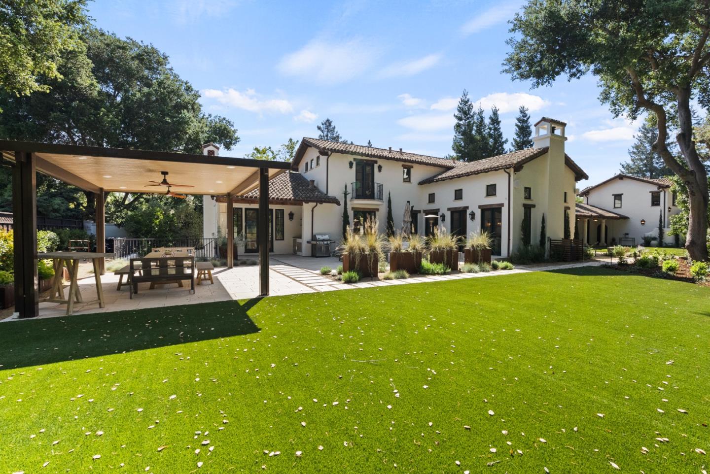 Detail Gallery Image 32 of 96 For 893 Laverne Way, Los Altos,  CA 94022 - 6 Beds | 6/1 Baths