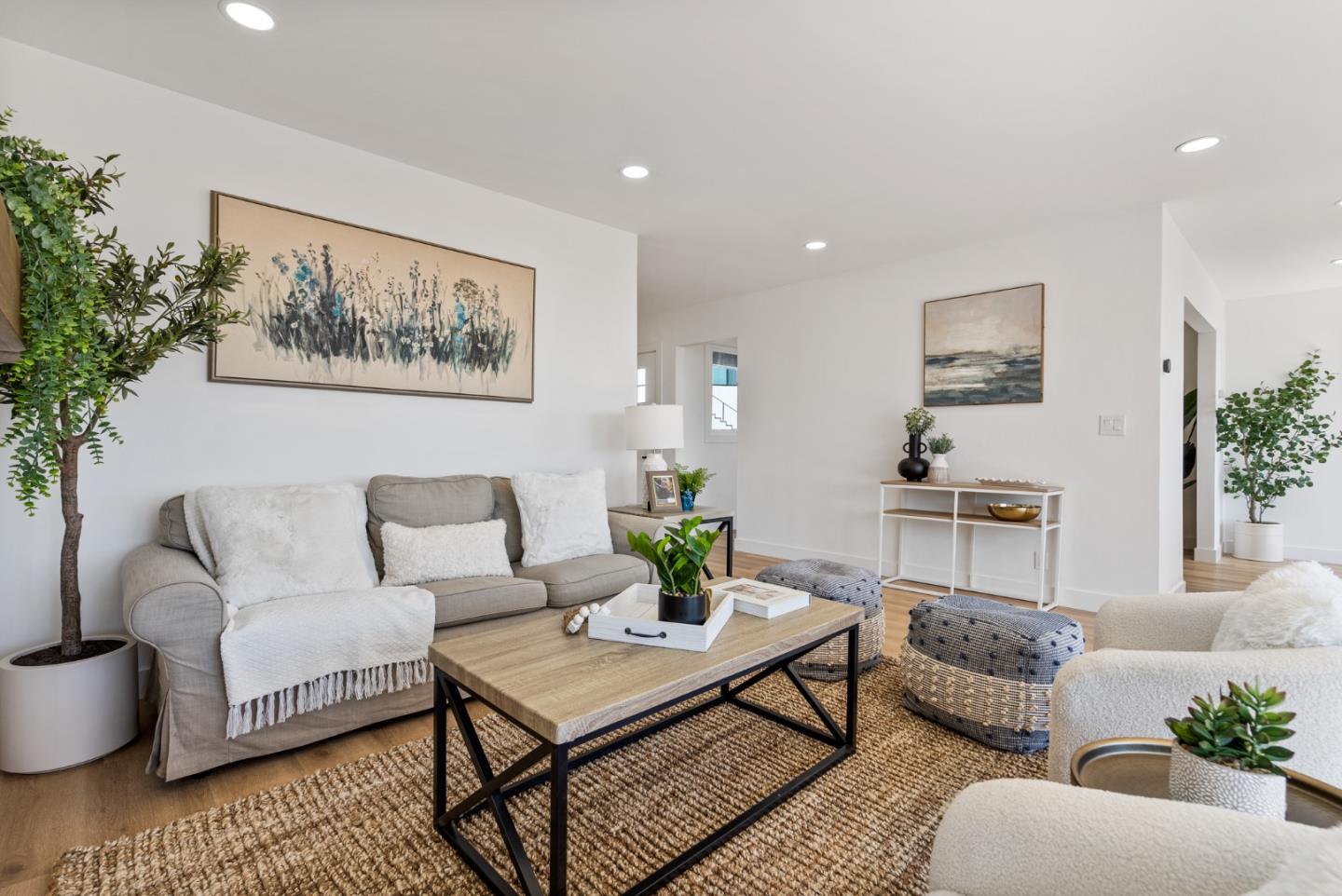 Detail Gallery Image 10 of 58 For 141 Hillcrest Rd, San Carlos,  CA 94070 - 3 Beds | 3/1 Baths