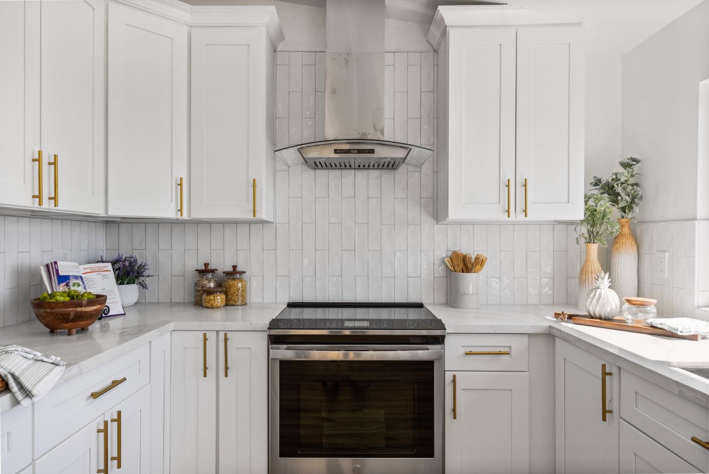 Detail Gallery Image 21 of 58 For 141 Hillcrest Rd, San Carlos,  CA 94070 - 3 Beds | 3/1 Baths