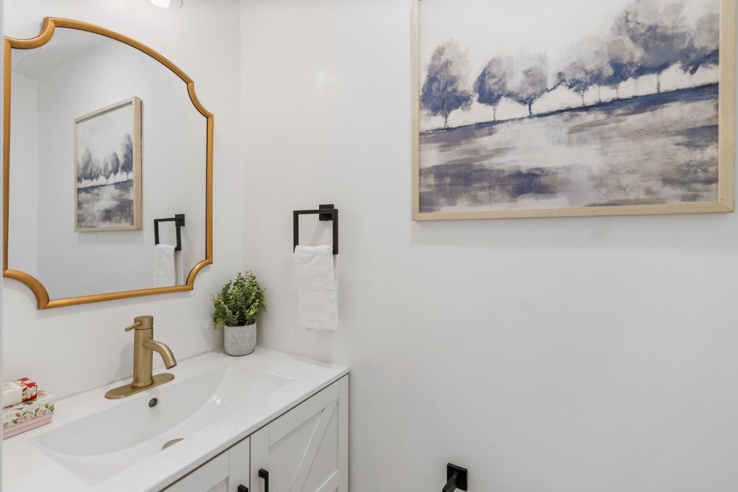 Detail Gallery Image 25 of 58 For 141 Hillcrest Rd, San Carlos,  CA 94070 - 3 Beds | 3/1 Baths