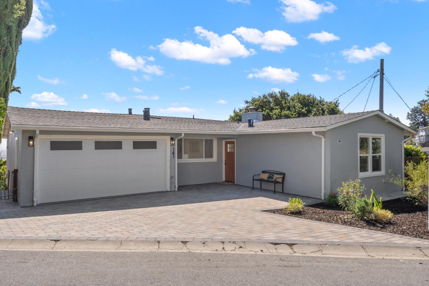 Detail Gallery Image 3 of 58 For 141 Hillcrest Rd, San Carlos,  CA 94070 - 3 Beds | 3/1 Baths