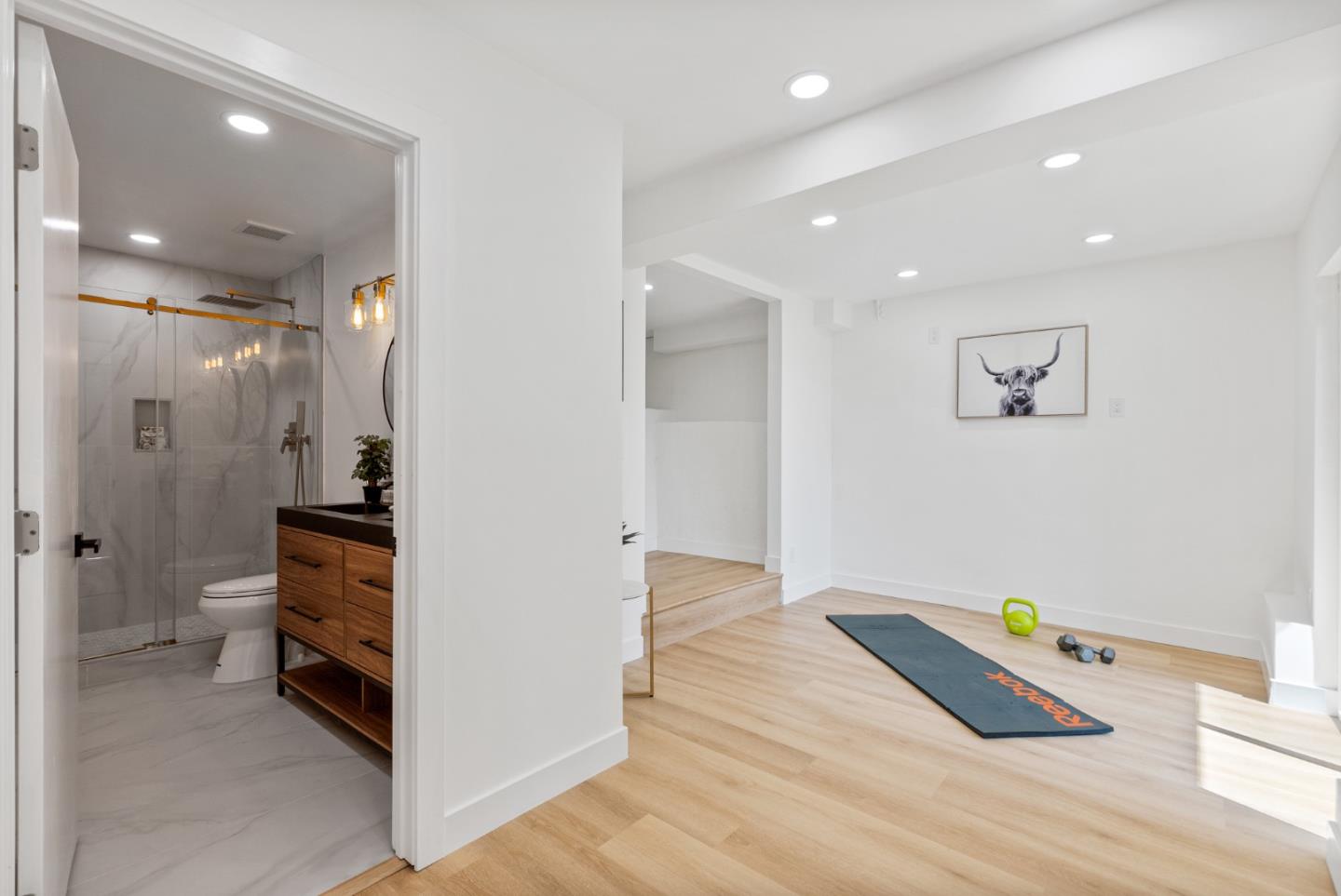 Detail Gallery Image 38 of 58 For 141 Hillcrest Rd, San Carlos,  CA 94070 - 3 Beds | 3/1 Baths