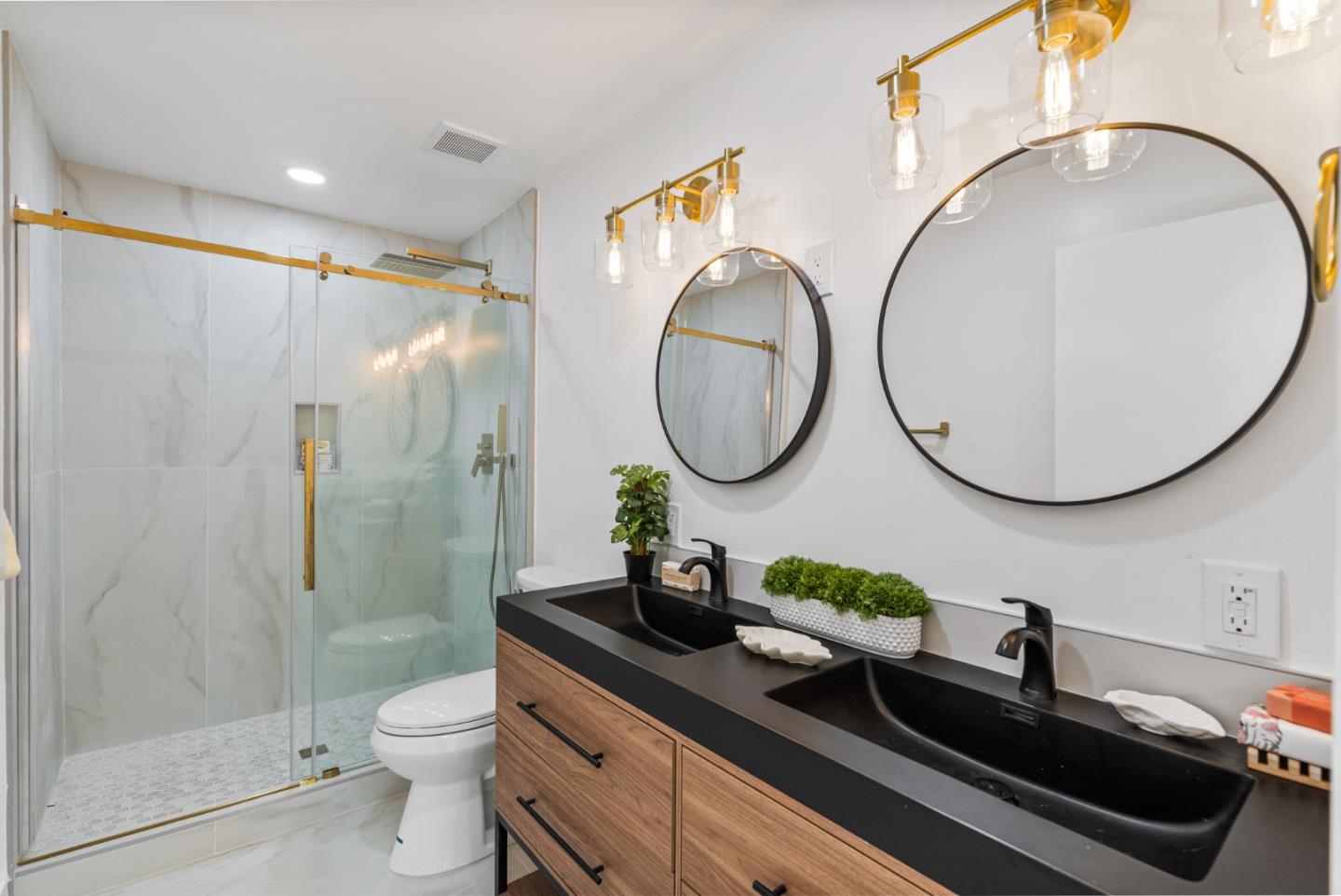 Detail Gallery Image 41 of 58 For 141 Hillcrest Rd, San Carlos,  CA 94070 - 3 Beds | 3/1 Baths