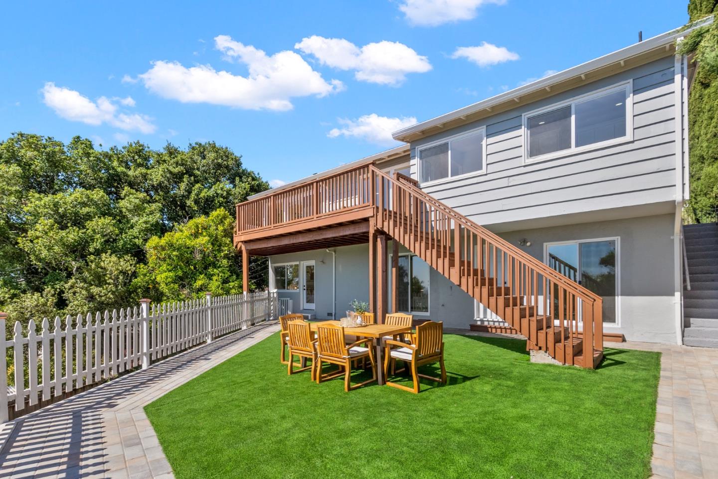 Detail Gallery Image 42 of 58 For 141 Hillcrest Rd, San Carlos,  CA 94070 - 3 Beds | 3/1 Baths