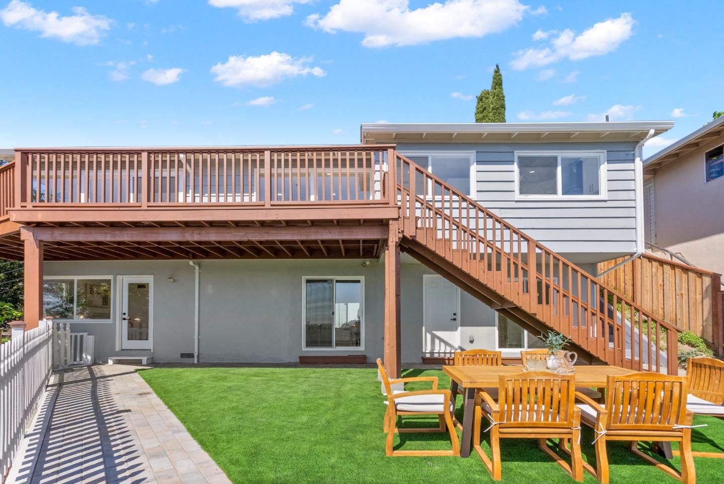 Detail Gallery Image 43 of 58 For 141 Hillcrest Rd, San Carlos,  CA 94070 - 3 Beds | 3/1 Baths