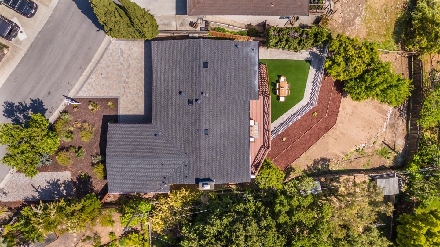 Detail Gallery Image 47 of 58 For 141 Hillcrest Rd, San Carlos,  CA 94070 - 3 Beds | 3/1 Baths