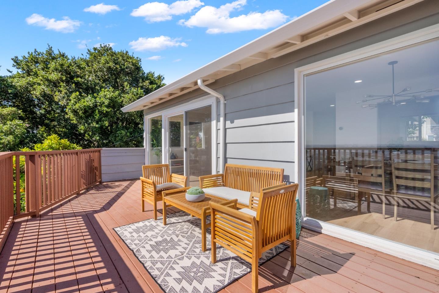 Detail Gallery Image 7 of 58 For 141 Hillcrest Rd, San Carlos,  CA 94070 - 3 Beds | 3/1 Baths