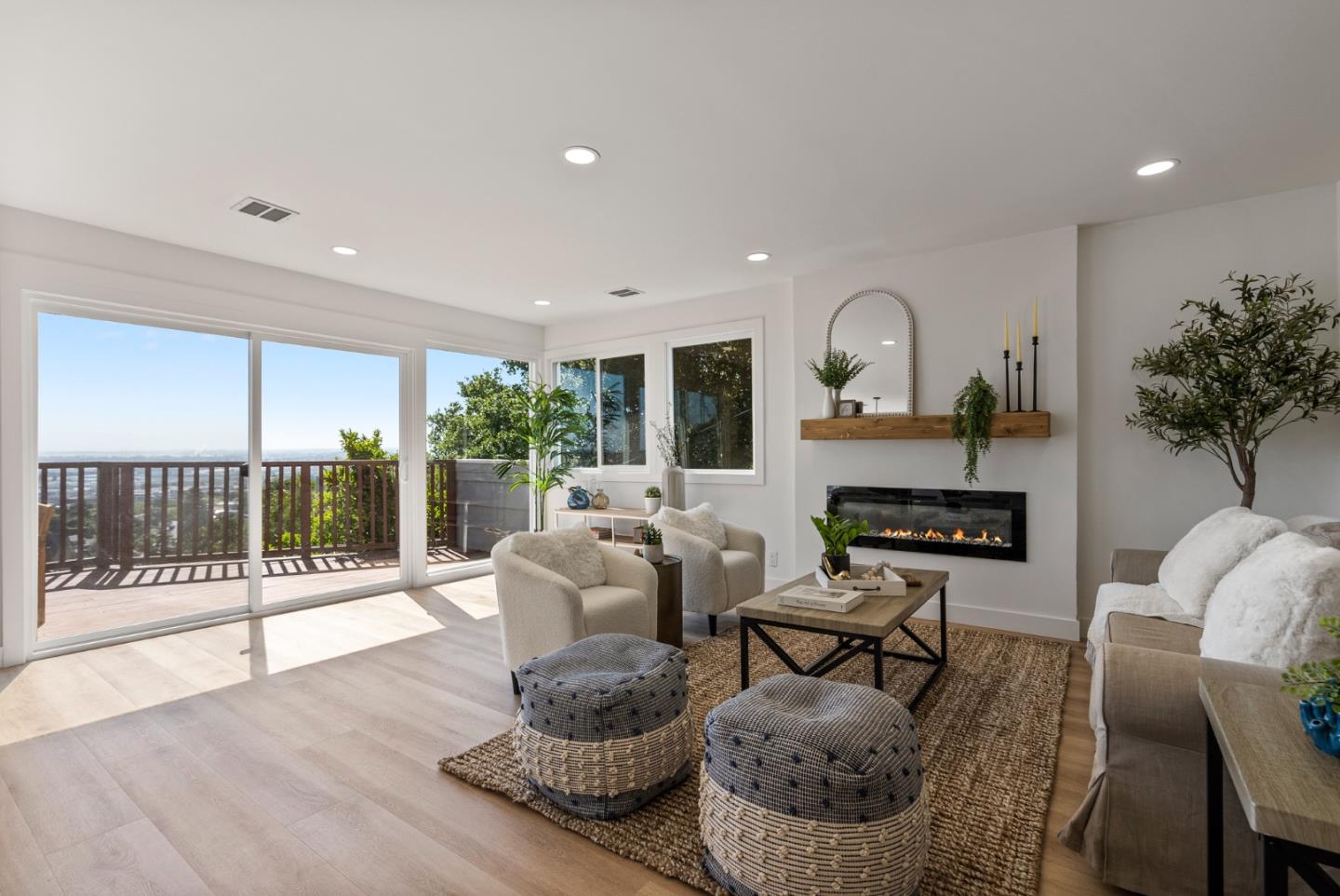 Detail Gallery Image 9 of 58 For 141 Hillcrest Rd, San Carlos,  CA 94070 - 3 Beds | 3/1 Baths