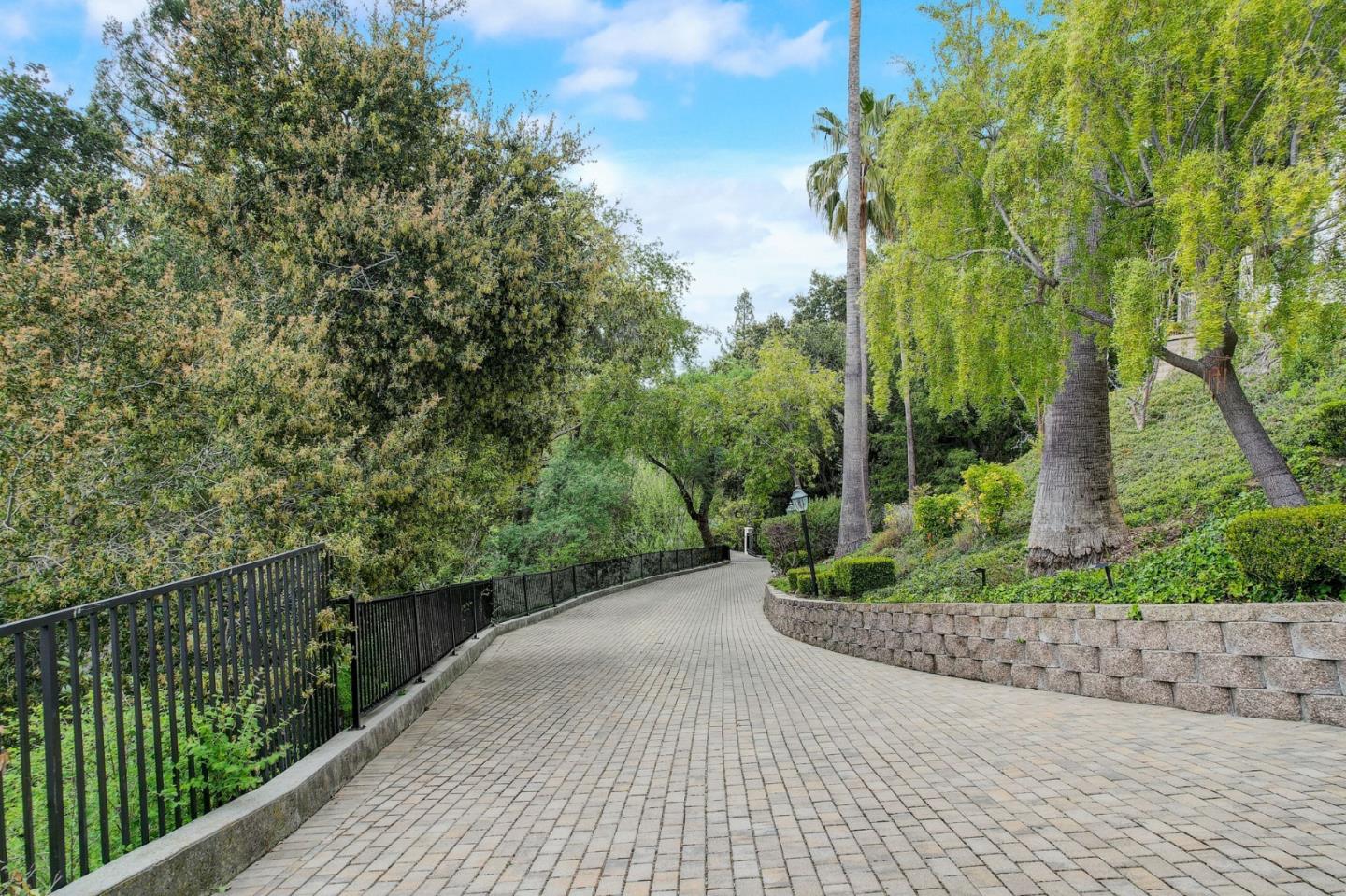 Detail Gallery Image 70 of 80 For 15965 Shannon Rd, Los Gatos,  CA 95032 - 5 Beds | 3/1 Baths
