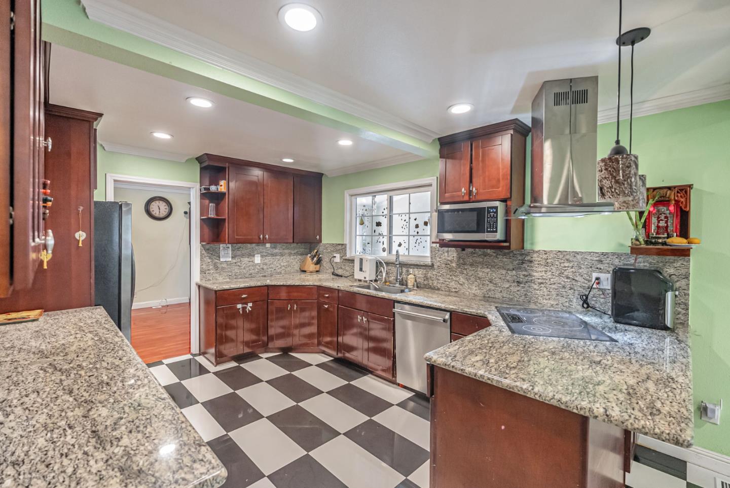 Detail Gallery Image 13 of 27 For 4611 Carmen Way, Union City,  CA 94587 - 3 Beds | 2/1 Baths