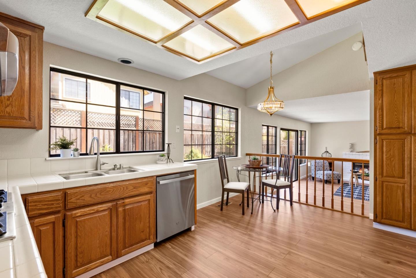 Detail Gallery Image 12 of 32 For 7313 Rasmussen Way, Rohnert Park,  CA 94928 - 3 Beds | 2/1 Baths