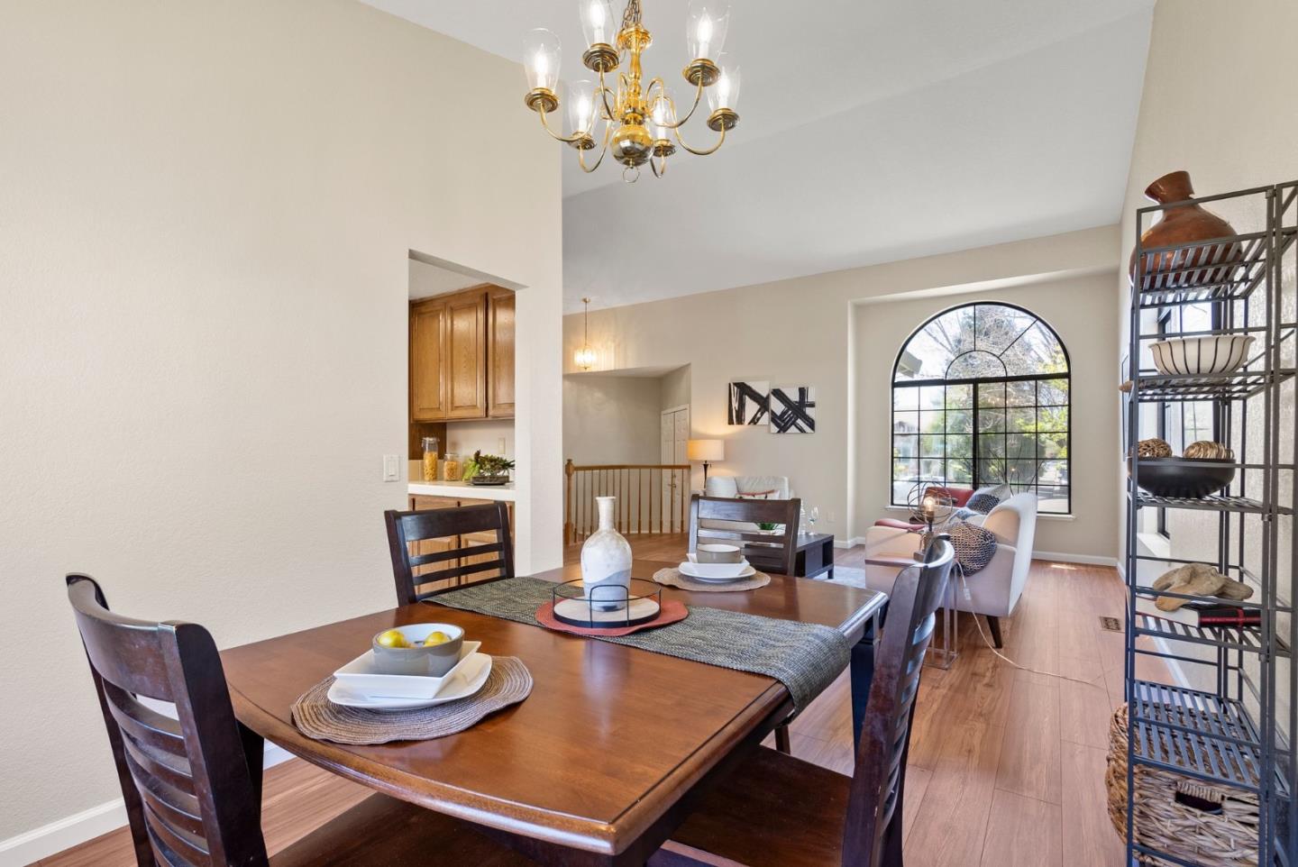 Detail Gallery Image 9 of 32 For 7313 Rasmussen Way, Rohnert Park,  CA 94928 - 3 Beds | 2/1 Baths