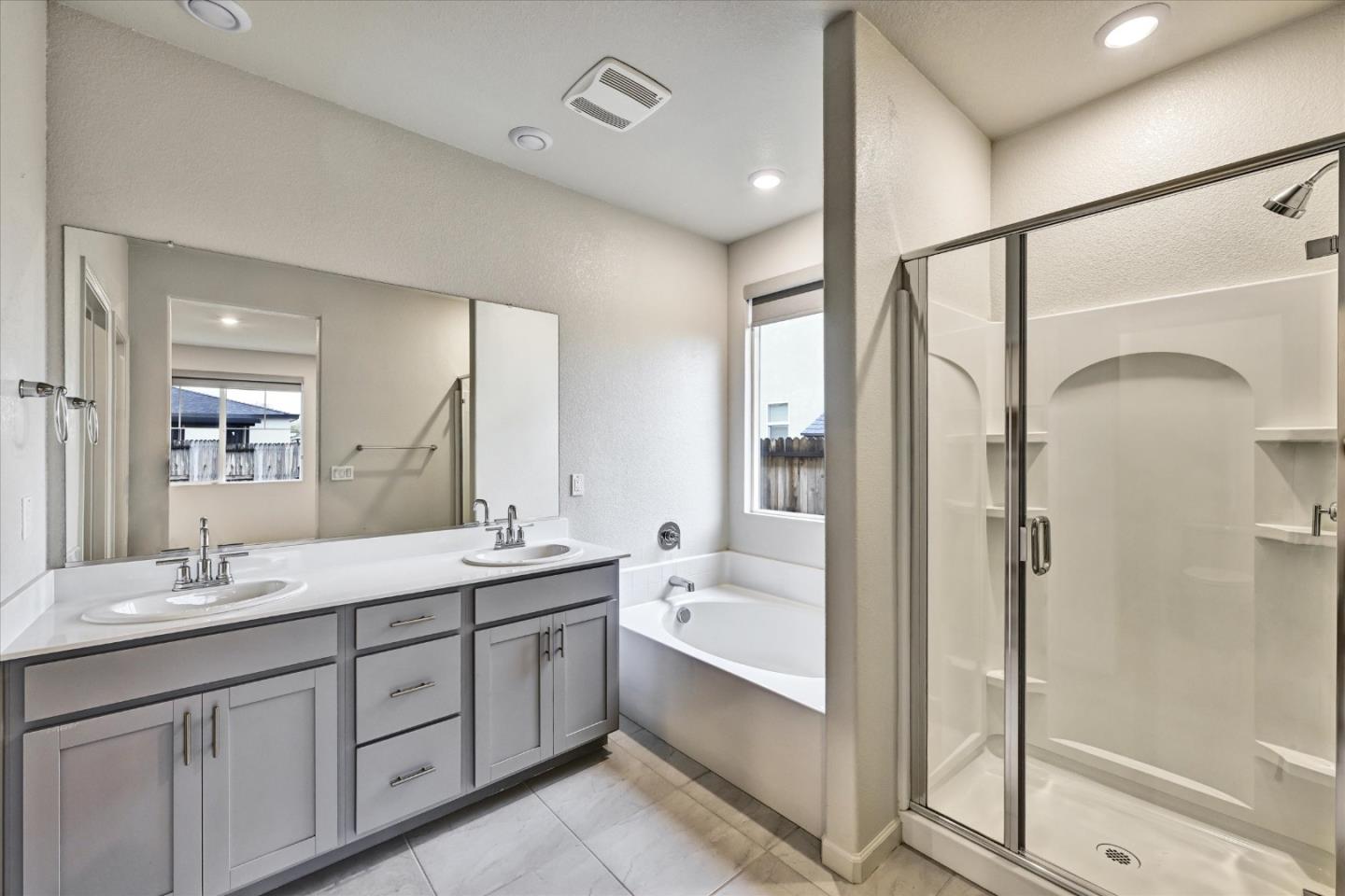 Detail Gallery Image 10 of 32 For 701 Pahl Ct, Lincoln,  CA 95648 - 4 Beds | 2/1 Baths