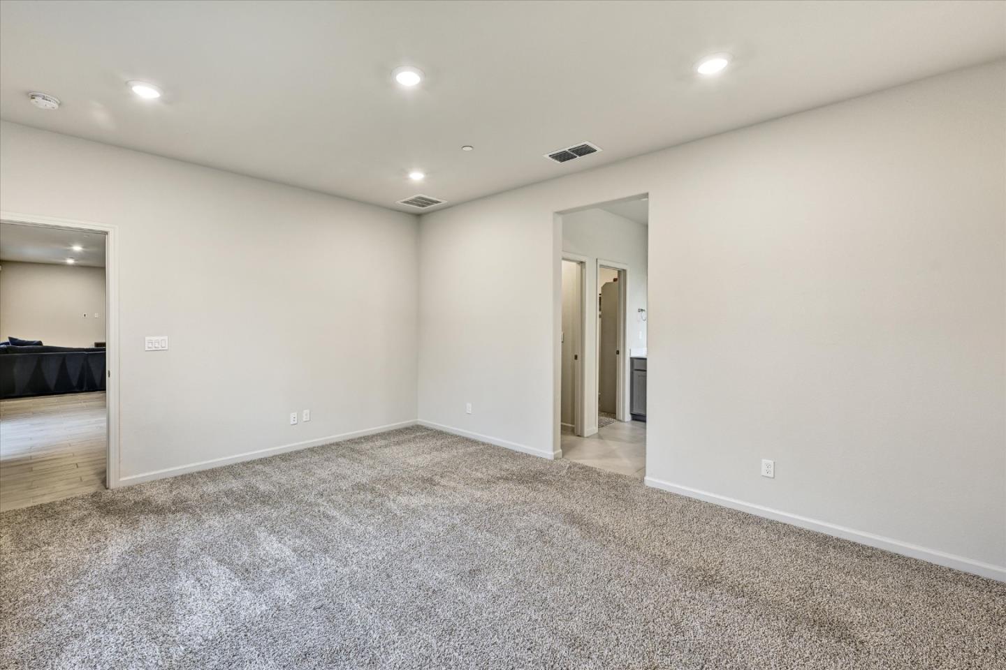 Detail Gallery Image 13 of 32 For 701 Pahl Ct, Lincoln,  CA 95648 - 4 Beds | 2/1 Baths