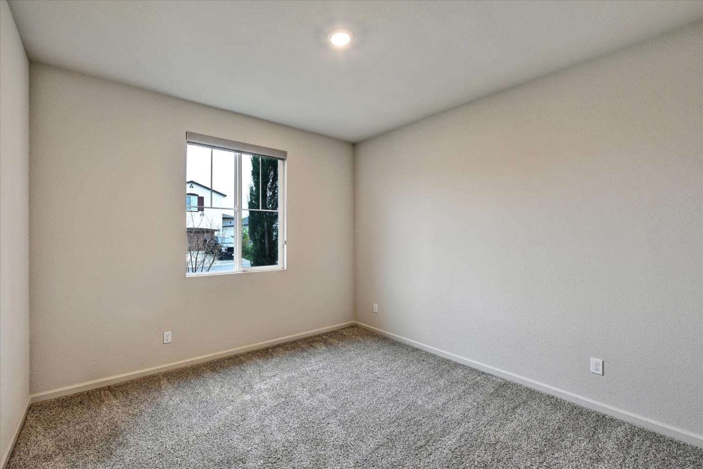 Detail Gallery Image 16 of 32 For 701 Pahl Ct, Lincoln,  CA 95648 - 4 Beds | 2/1 Baths