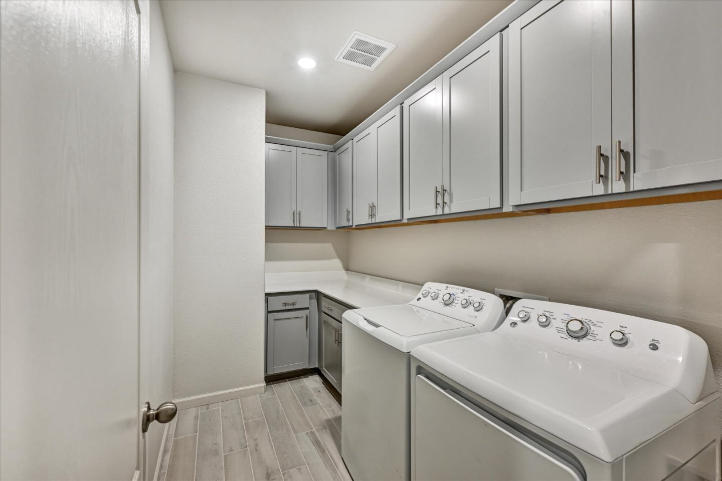 Detail Gallery Image 20 of 32 For 701 Pahl Ct, Lincoln,  CA 95648 - 4 Beds | 2/1 Baths