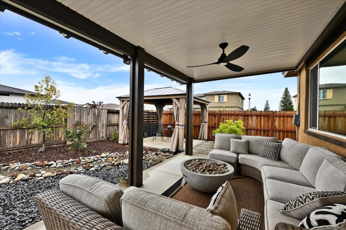 Detail Gallery Image 21 of 32 For 701 Pahl Ct, Lincoln,  CA 95648 - 4 Beds | 2/1 Baths