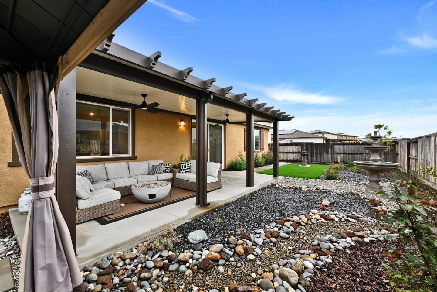 Detail Gallery Image 22 of 32 For 701 Pahl Ct, Lincoln,  CA 95648 - 4 Beds | 2/1 Baths