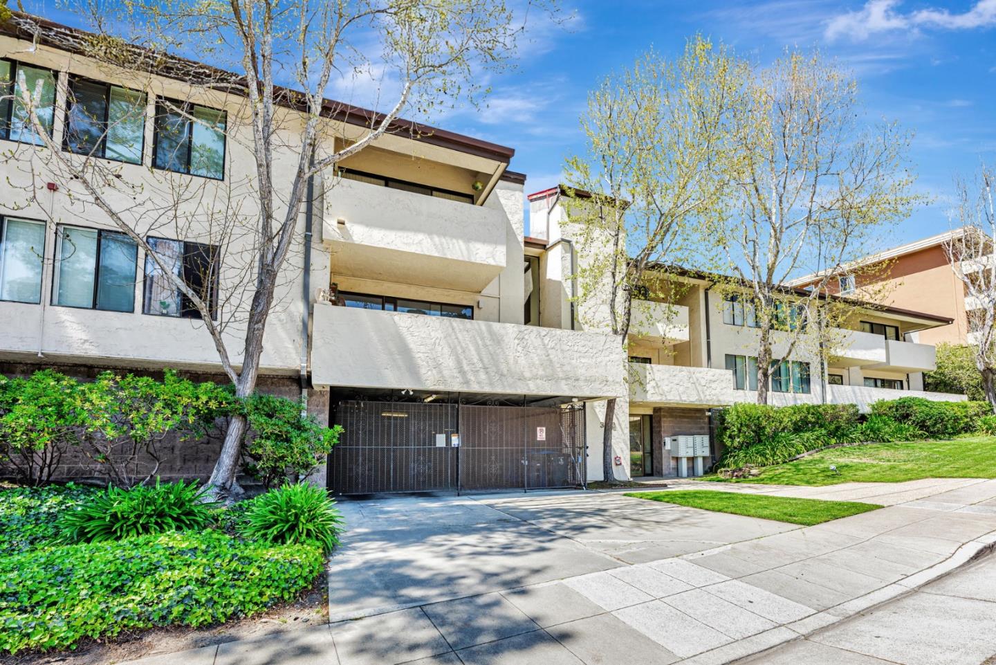 Detail Gallery Image 3 of 29 For 3222 Glendora Dr #105,  San Mateo,  CA 94403 - 1 Beds | 1 Baths