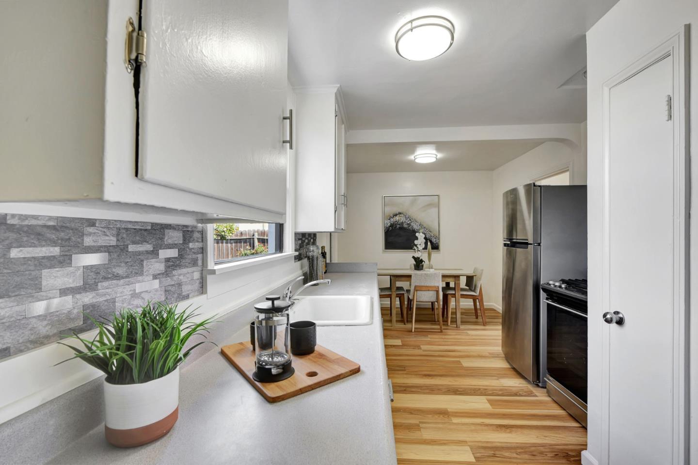 Detail Gallery Image 10 of 38 For 2281 Cooley Ave, East Palo Alto,  CA 94303 - 3 Beds | 1 Baths