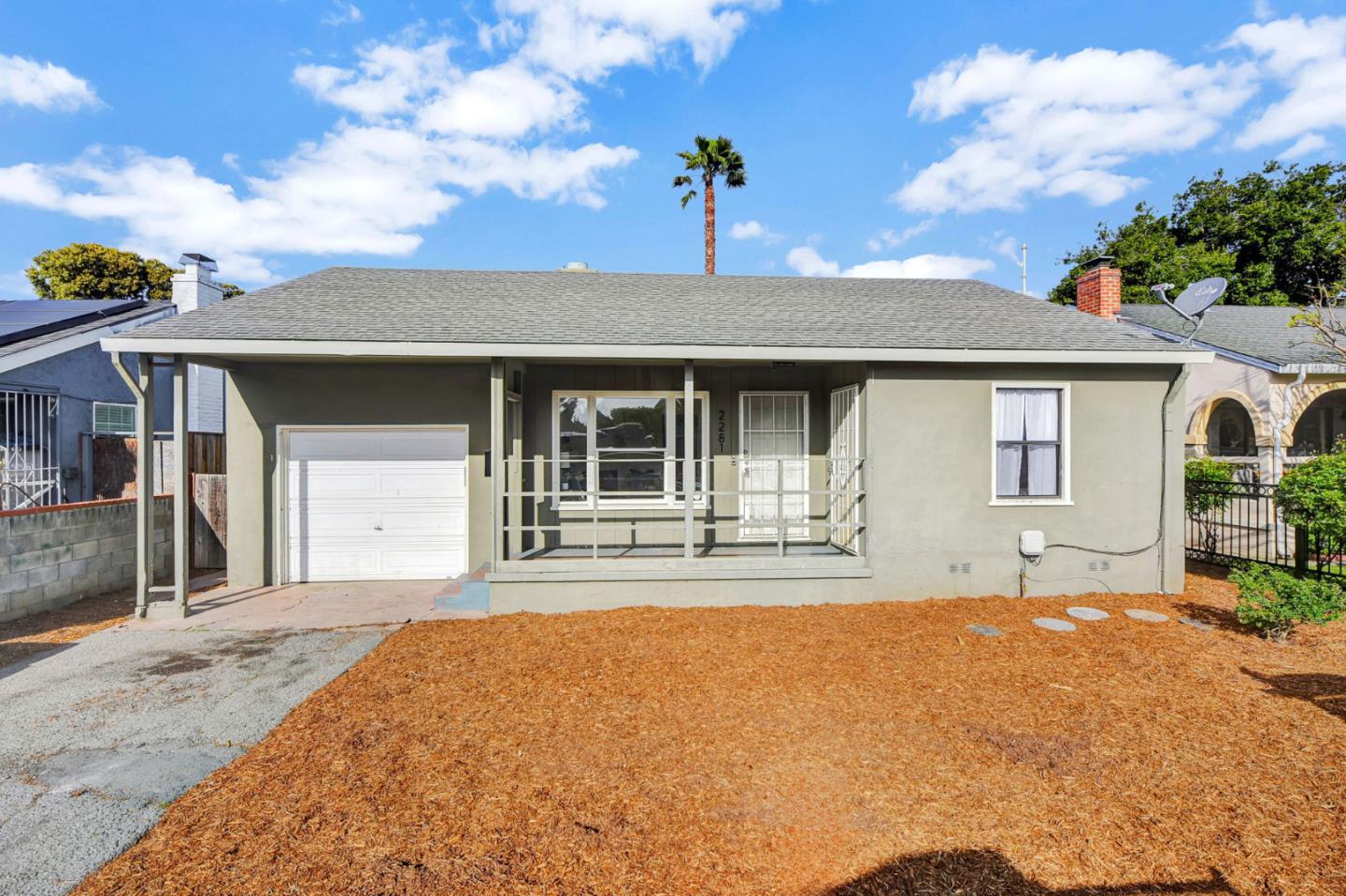 Detail Gallery Image 2 of 38 For 2281 Cooley Ave, East Palo Alto,  CA 94303 - 3 Beds | 1 Baths