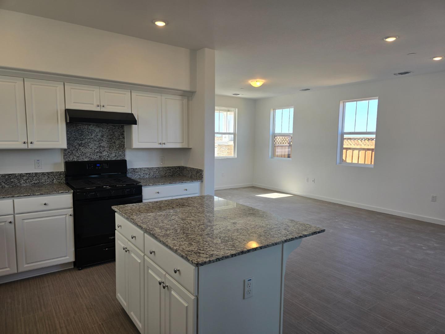 Detail Gallery Image 2 of 15 For 3081 Abrams Drive, Marina,  CA 93933 - 3 Beds | 2/1 Baths