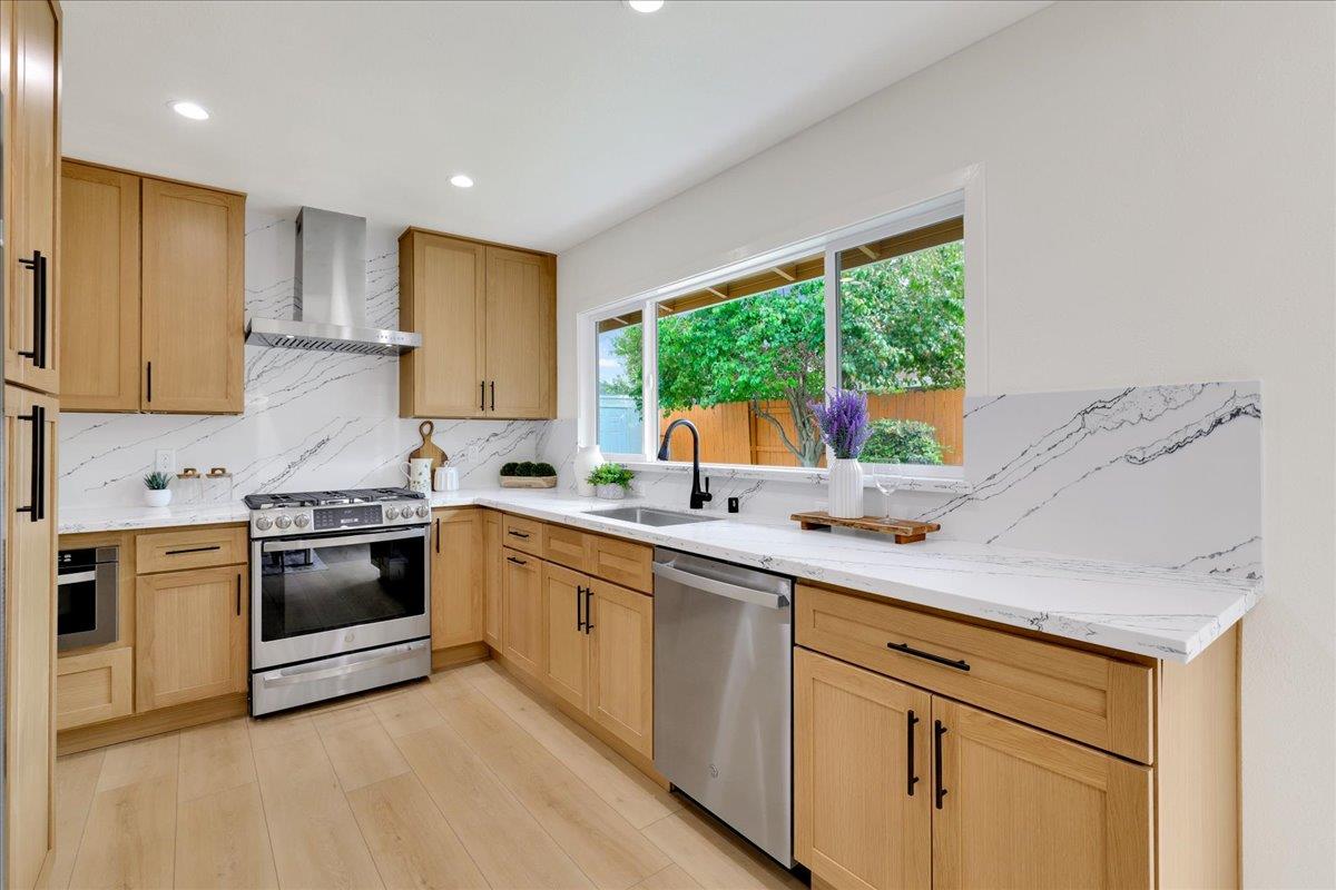 Detail Gallery Image 20 of 51 For 1944 Bernice Way, San Jose,  CA 95124 - 4 Beds | 2 Baths