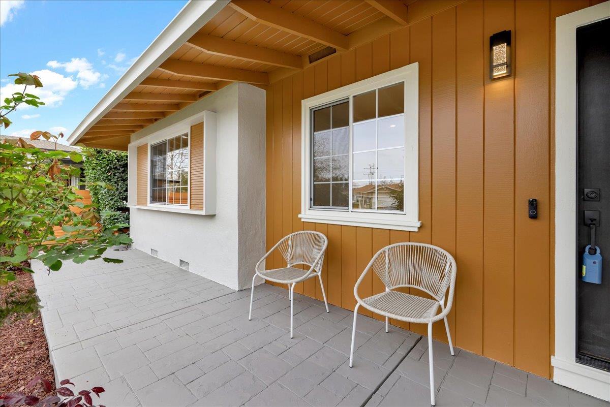 Detail Gallery Image 4 of 51 For 1944 Bernice Way, San Jose,  CA 95124 - 4 Beds | 2 Baths