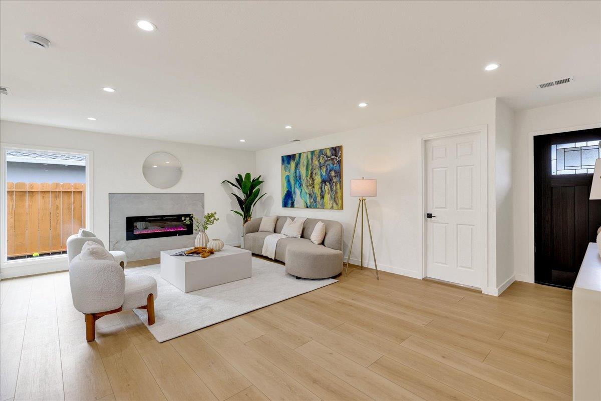 Detail Gallery Image 8 of 51 For 1944 Bernice Way, San Jose,  CA 95124 - 4 Beds | 2 Baths