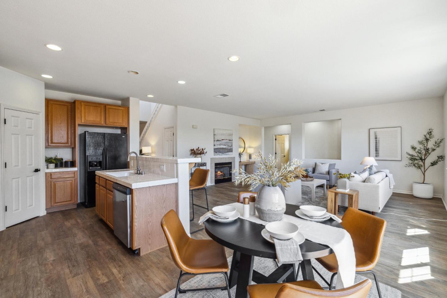 Detail Gallery Image 18 of 50 For 4276 Bay Crest Cir, Seaside,  CA 93955 - 4 Beds | 3 Baths