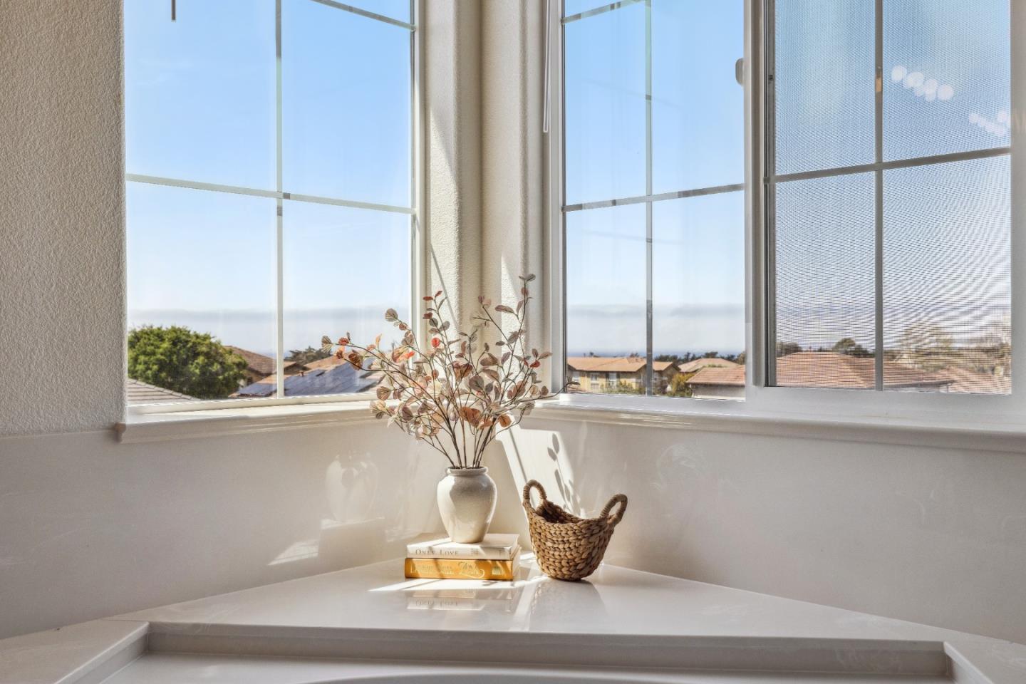 Detail Gallery Image 36 of 50 For 4276 Bay Crest Cir, Seaside,  CA 93955 - 4 Beds | 3 Baths