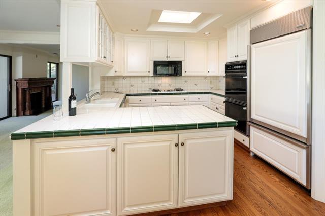 Detail Gallery Image 4 of 7 For 47 Bay Tree Ln, Los Altos,  CA 94022 - 2 Beds | 2 Baths
