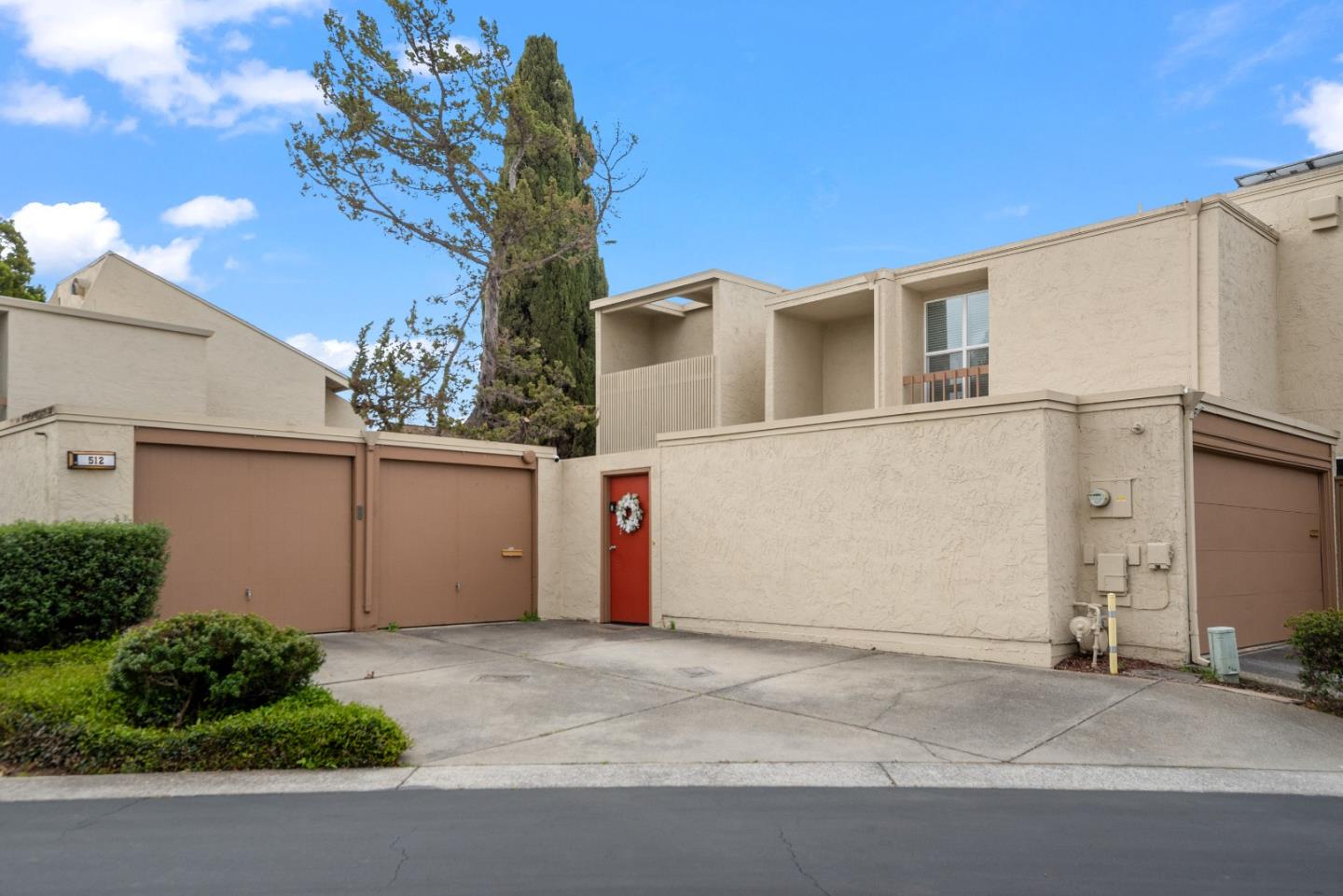 Detail Gallery Image 1 of 8 For 512 S Cascade Ter, Sunnyvale,  CA 94087 - 3 Beds | 2/1 Baths