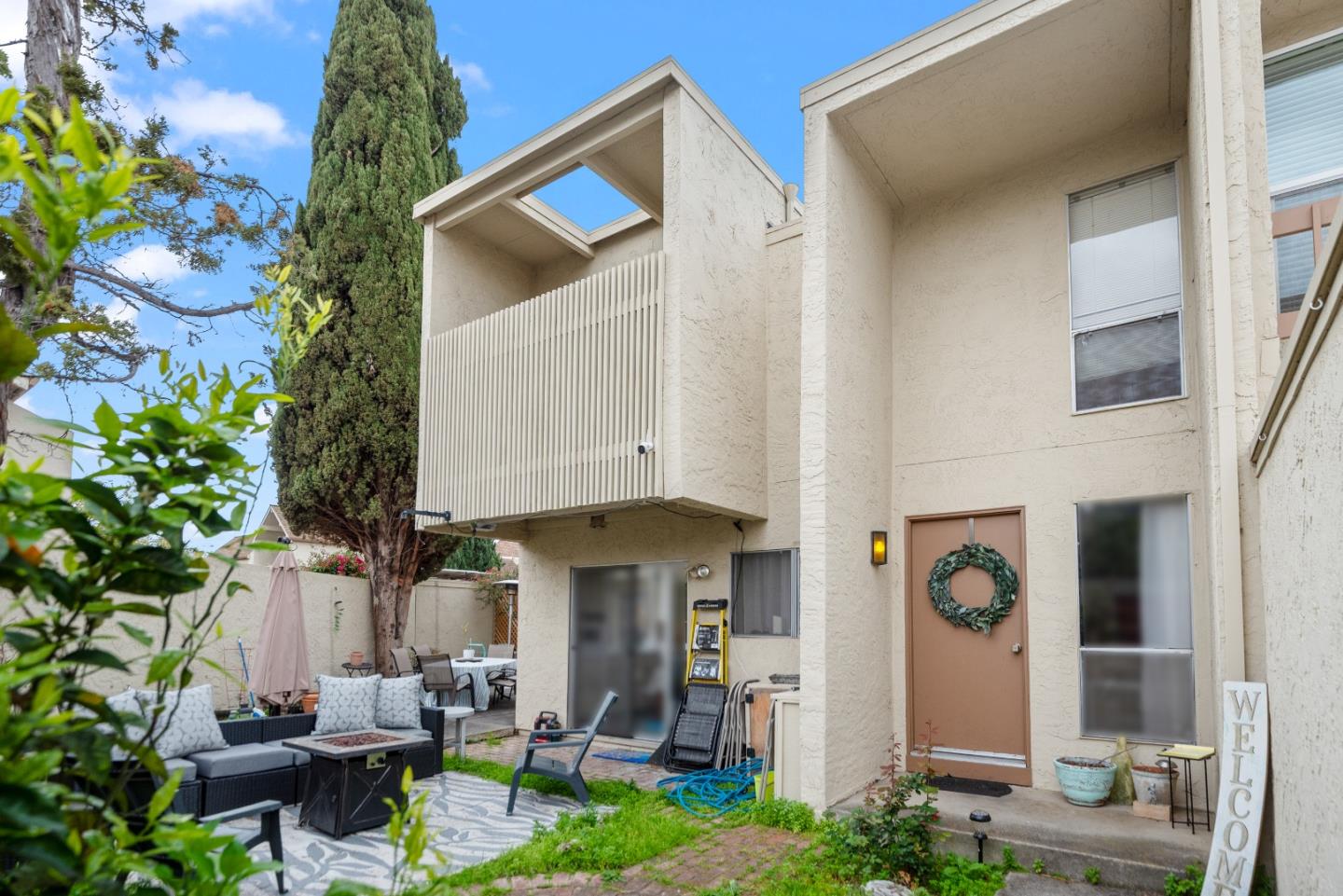 Detail Gallery Image 4 of 8 For 512 S Cascade Ter, Sunnyvale,  CA 94087 - 3 Beds | 2/1 Baths