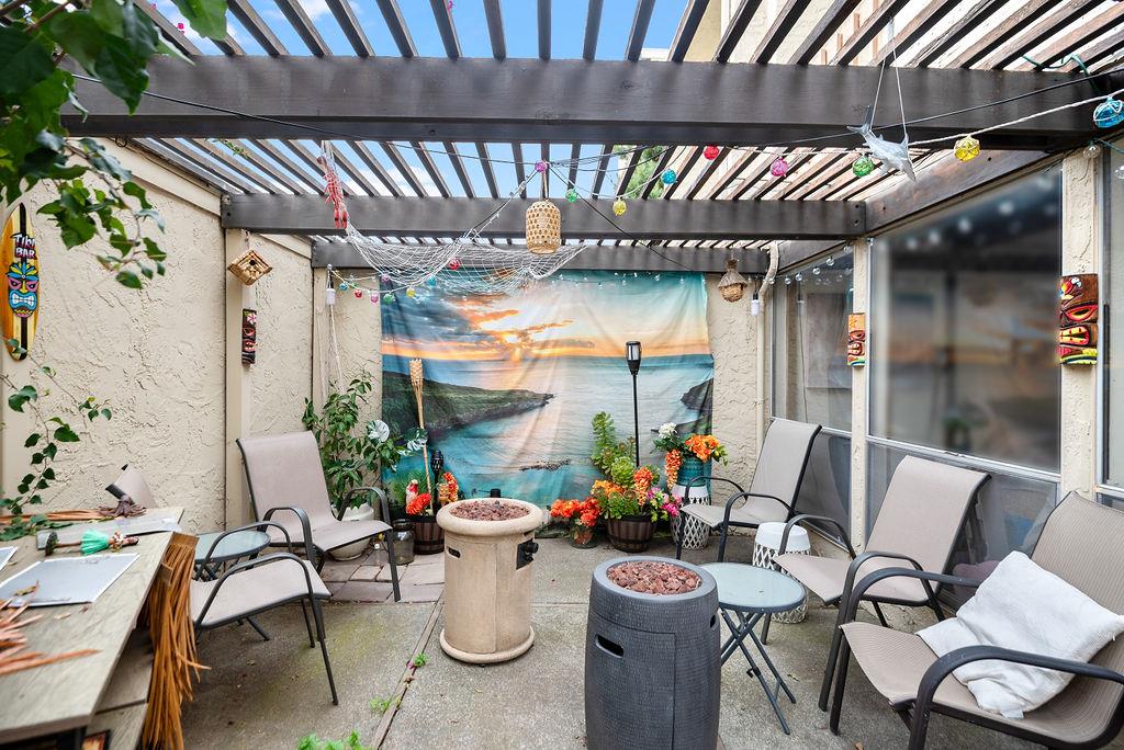 Detail Gallery Image 7 of 8 For 512 S Cascade Ter, Sunnyvale,  CA 94087 - 3 Beds | 2/1 Baths
