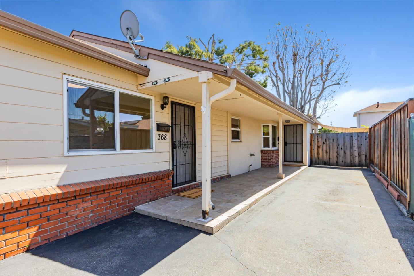 Detail Gallery Image 2 of 48 For 370 Edwards Ave, San Jose,  CA 95110 - – Beds | – Baths