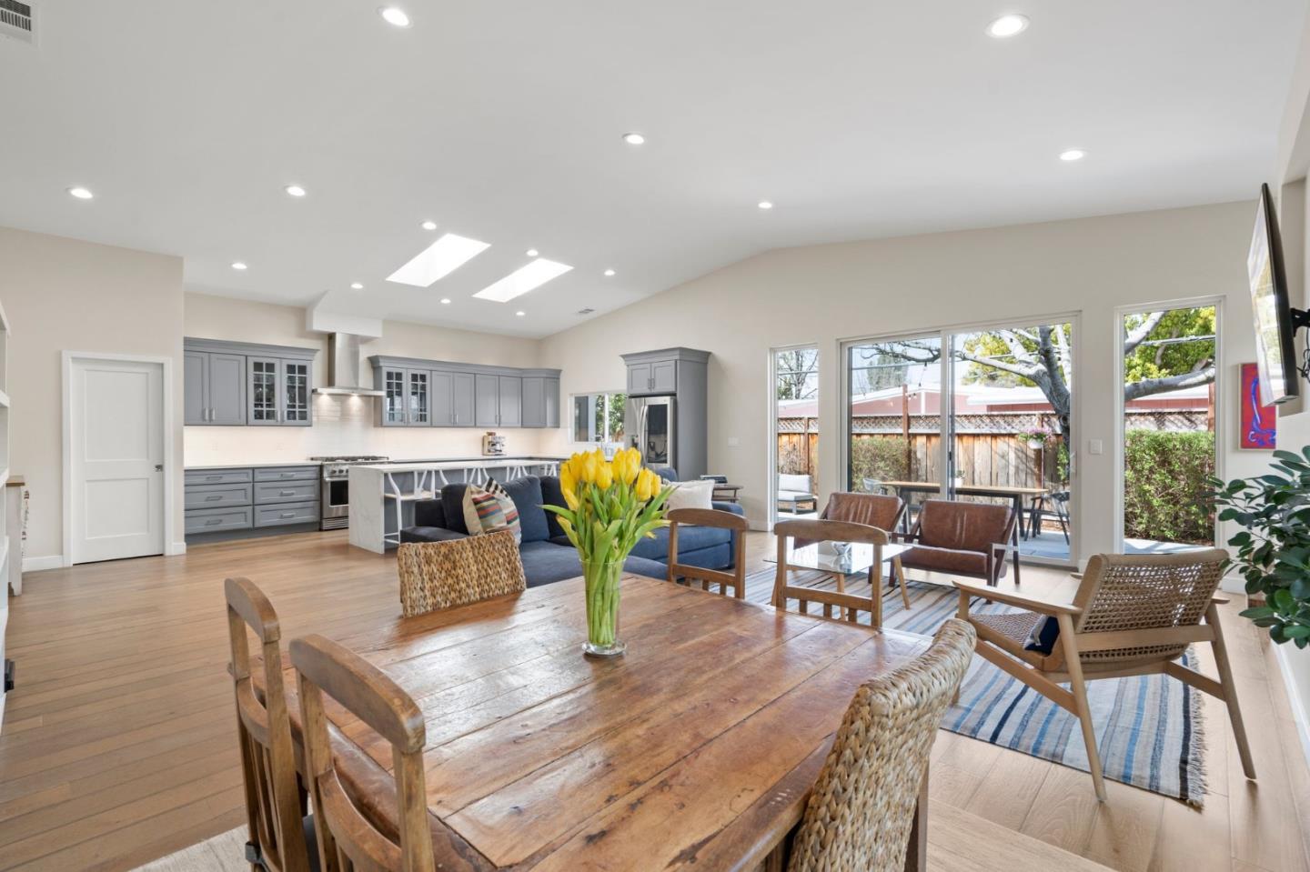 Detail Gallery Image 13 of 33 For 2331 Sunny Vista Dr, San Jose,  CA 95128 - 4 Beds | 3/1 Baths