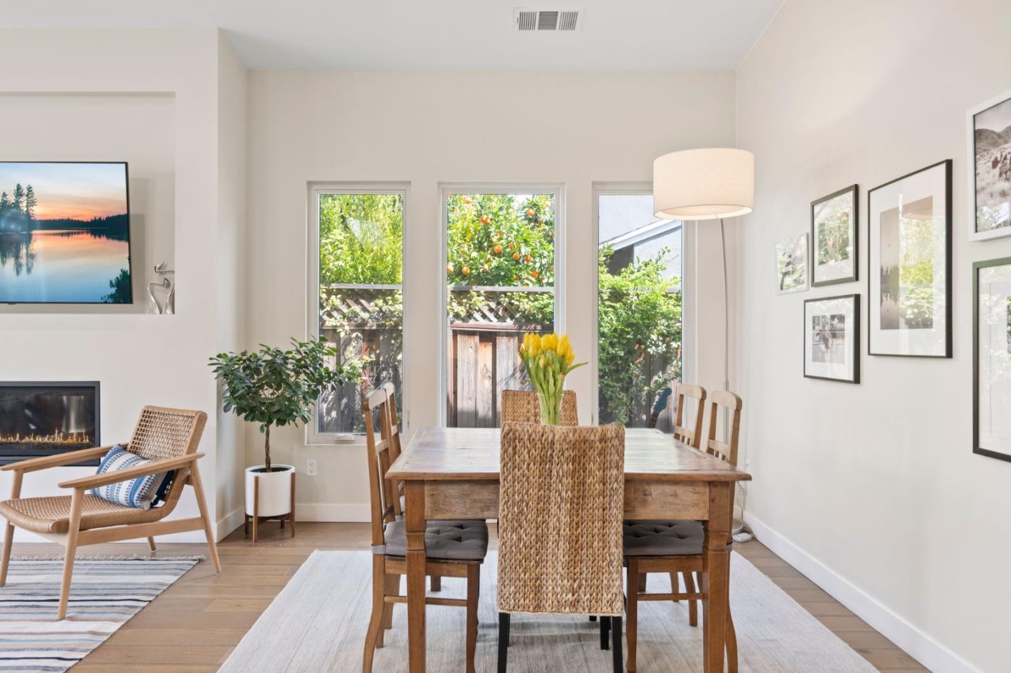 Detail Gallery Image 14 of 33 For 2331 Sunny Vista Dr, San Jose,  CA 95128 - 4 Beds | 3/1 Baths
